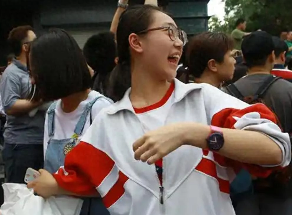 “这就是玩弄老实人的下场”，多所985投档暴跌，考生们拍手叫好 - 万事屋 | 生活·动漫·娱乐综合社区-银魂同好聚集地