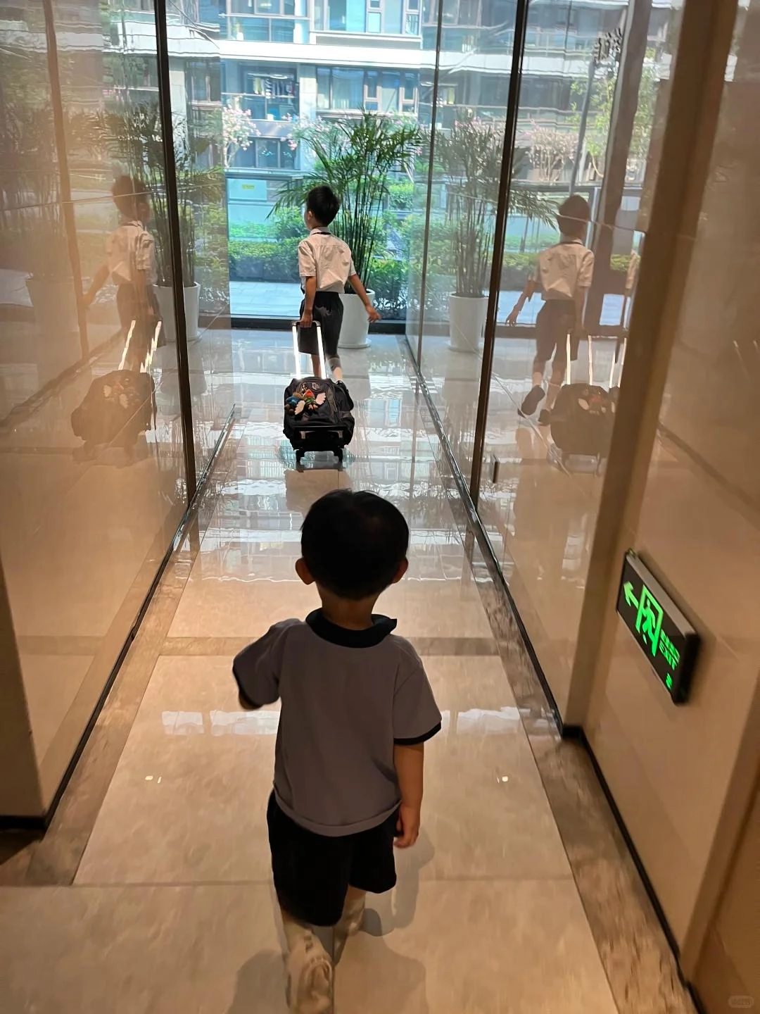 38岁上海导演失业后吃低保，老婆全职8年，吐槽连阿姨都请不起了