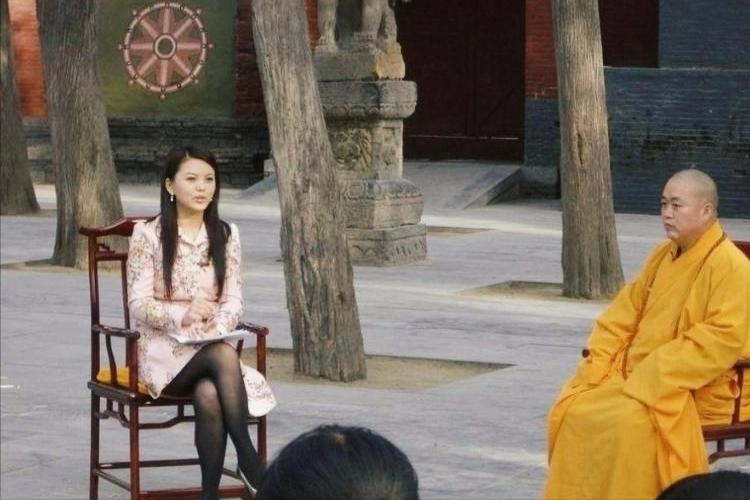 李湘没料到,释永信塌房后,自己就因为一张“黑丝短裙照”被牵连