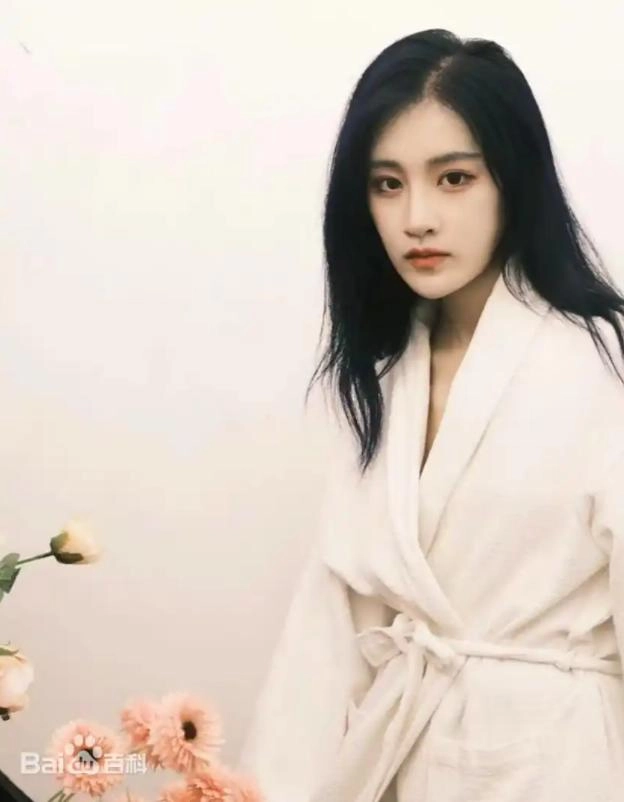 上海警方深夜通报失德明星,郭美美要五进宫,田蕤获刑两年半!