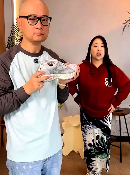 傅首尔“亲子言论”引发家长集体抵制,前夫老刘被提及