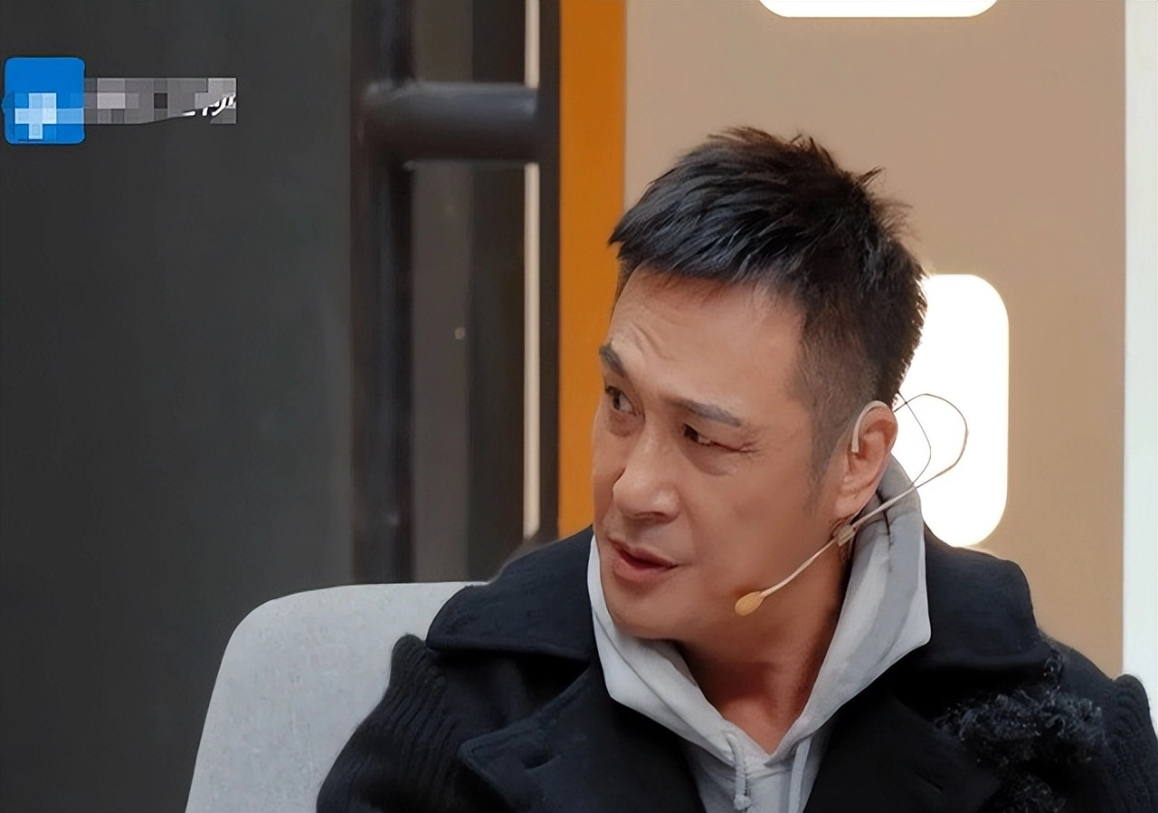 傅首尔“亲子言论”引发家长集体抵制,前夫老刘被提及