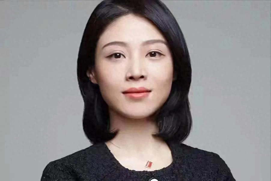 从千亿女首富到首负！她靠电子烟3年狂赚3000亿，如今却跌落神坛 - 万事屋 | 生活·动漫·娱乐综合社区-银魂同好聚集地