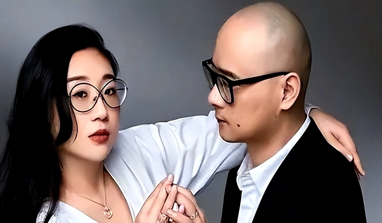 傅首尔“亲子言论”引发家长集体抵制,前夫老刘被提及