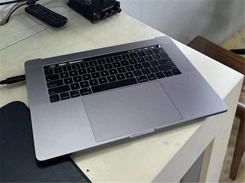 苹果“无头骑士”MacBook爆火！950元捡漏MacBook Pro，真香还是真坑？ - 什么值得买银魂 - 大众生活 - 万事屋 | 生活·动漫·娱乐综合社区-银魂同好聚集地
