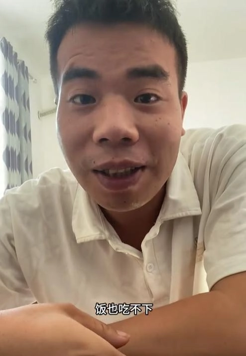 网传福州女子白嫖外卖踹门后续:隔壁老板已跑路,躲在宾馆神情憔悴