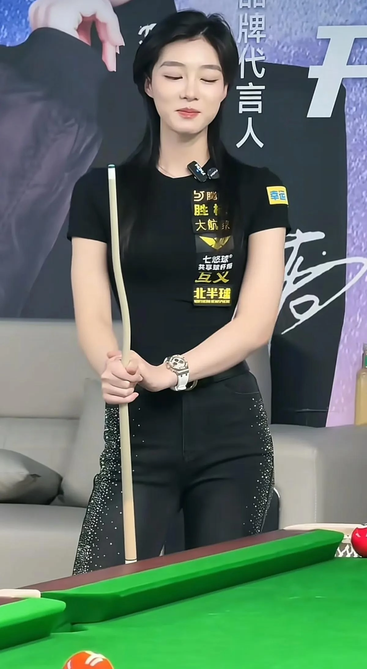 王思诺：台球女神，身高178，比赛时的牛仔裤穿搭，是真显高啊！ - 万事屋 | 生活·动漫·娱乐综合社区-银魂同好聚集地