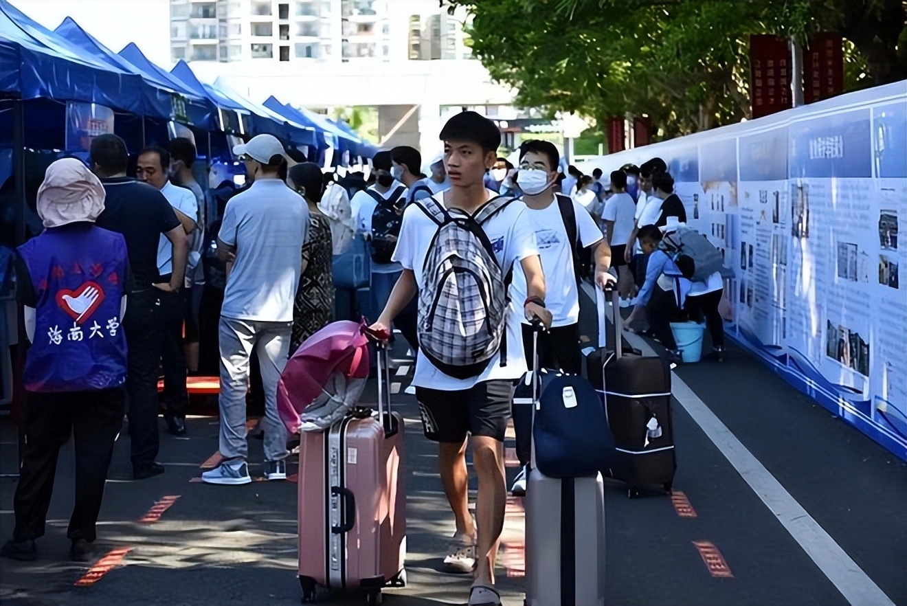又一杨景媛?HR面试武大女,还没录取就被投诉,HR:武大直接刷掉