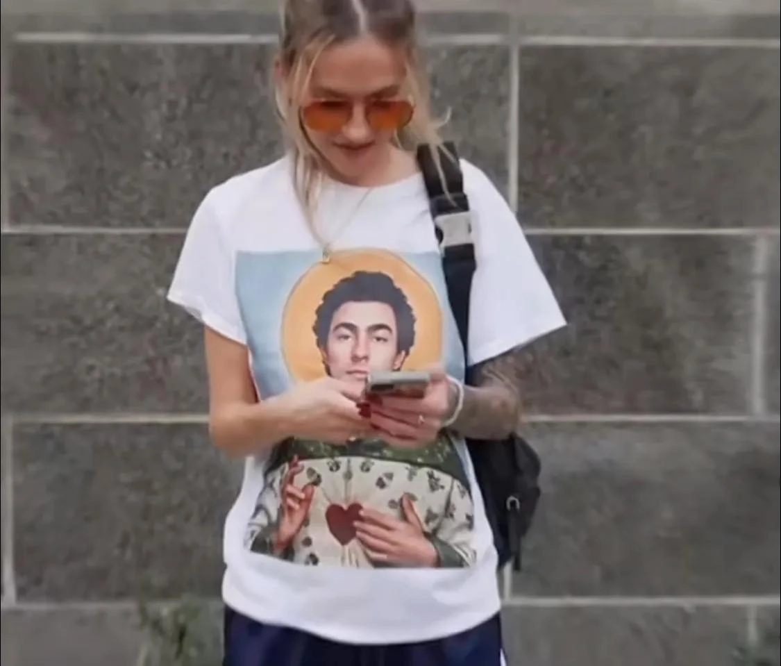 路易吉穿囚服出现在庭审中,在狱中壮实了,他的命被女律师保住了