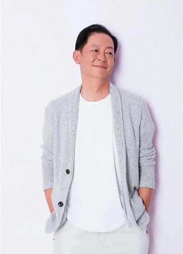 59岁王志文线下活动，发福挺大肚似70岁，皱纹满布被评心脏不太好 - 万事屋 | 生活·动漫·娱乐综合社区-银魂同好聚集地