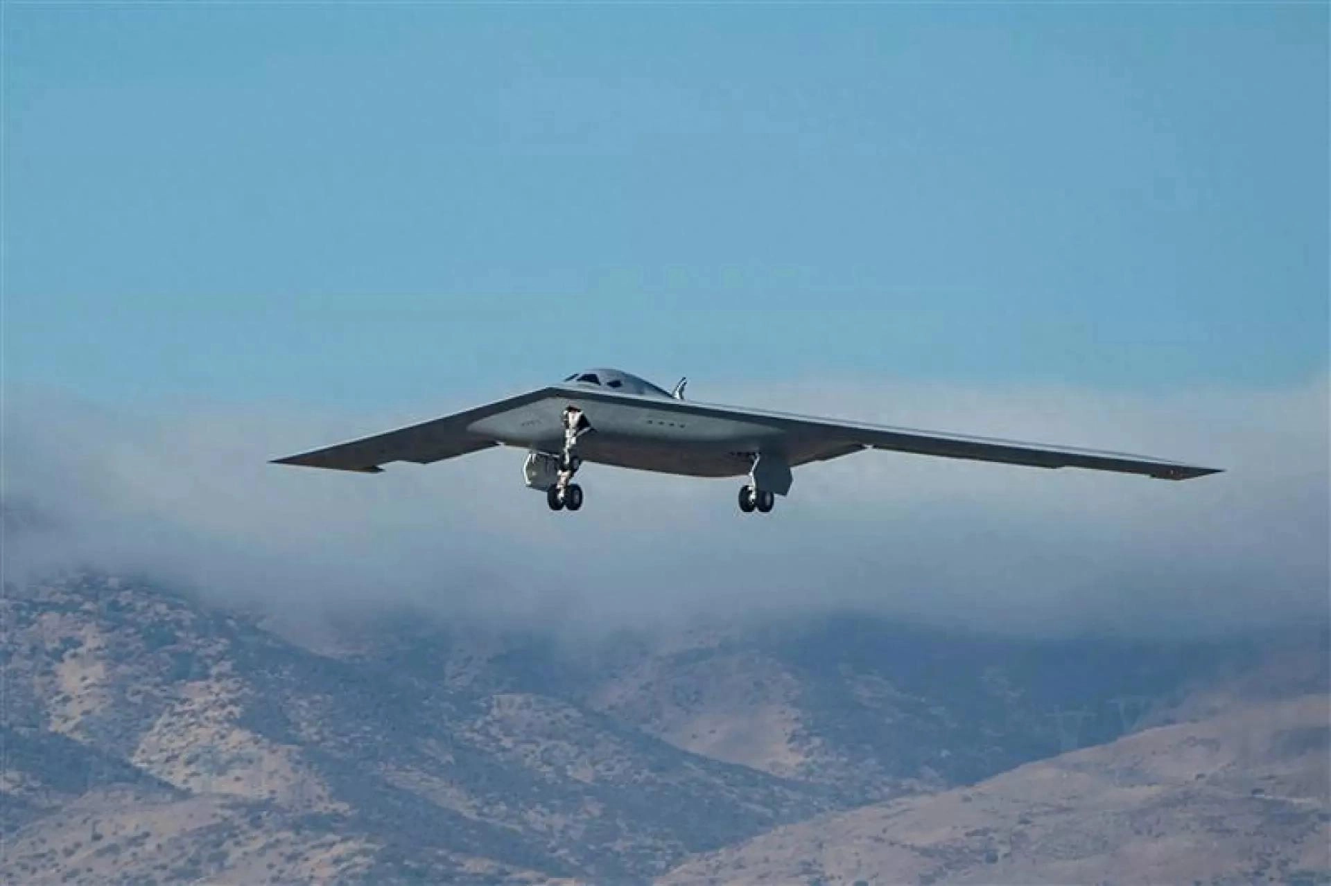 第二架 B-21 突袭者核轰炸机完成首飞 - 万事屋 | 生活·动漫·娱乐综合社区-银魂同好聚集地