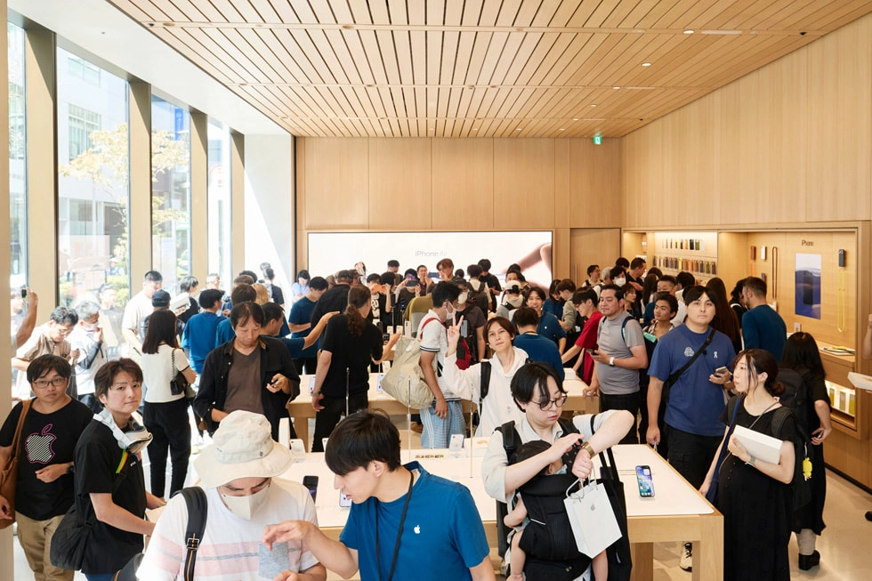 苹果美国境外首店 Apple Ginza 重装开业,库克亲临现场