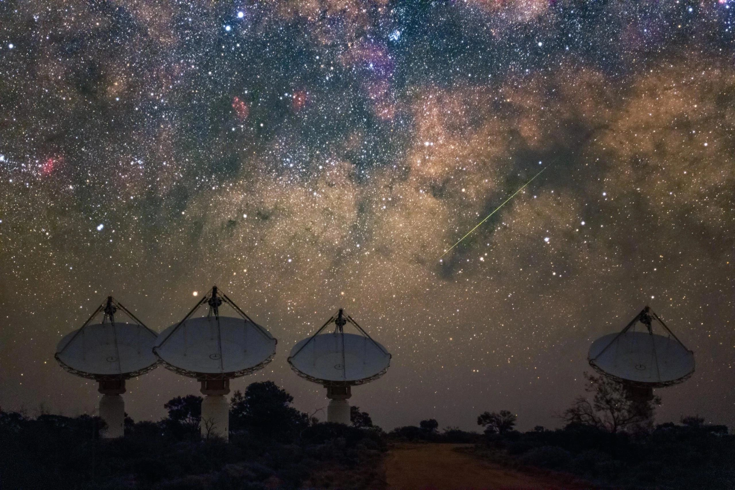 天文学家发现了连接宇宙中两个星系的巨大“桥梁” - 万事屋 | 生活·动漫·娱乐综合社区-银魂同好聚集地