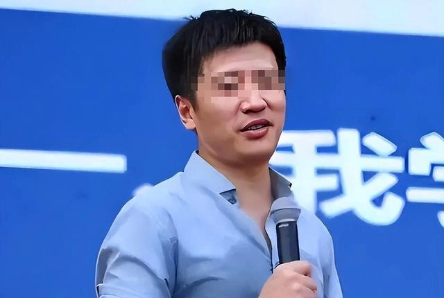 张雪峰遭5大平台封禁,几千万商业帝国将要转型?9字回应暗藏玄机
