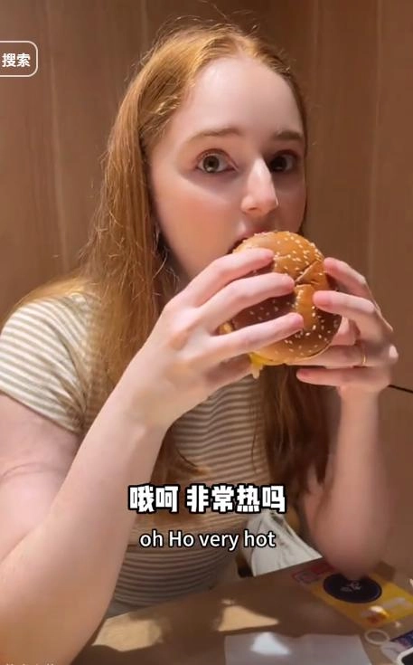 36岁大叔娶00后洋媳妇,怀孕后送7元包 吃38元套餐,她还嫌太花钱