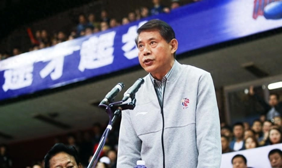逼姚明退役,毁了王治郅,他是如何让中国篮球倒退了20年的?