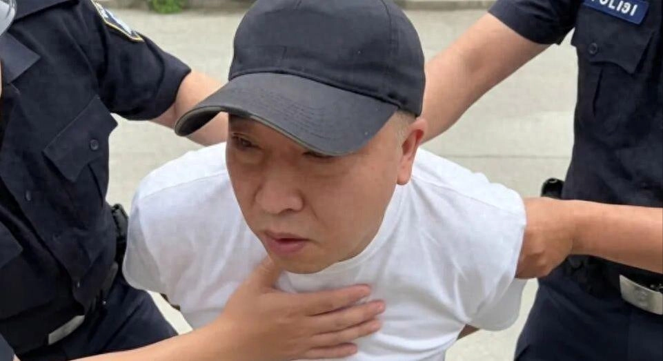 网红“柴怼怼”夫妇被逮捕!结局傻眼,“底裤”被扒光,彻底凉凉