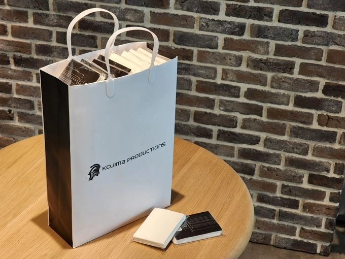 《死亡搁浅2》“无人问津”!纸巾周边被路人拒绝领取