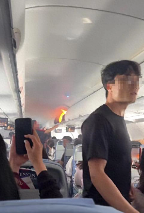 CA139航班空中起火会不会导致以后充电宝都不能带上飞机了？ - 万事屋 | 生活·动漫·娱乐综合社区-银魂同好聚集地