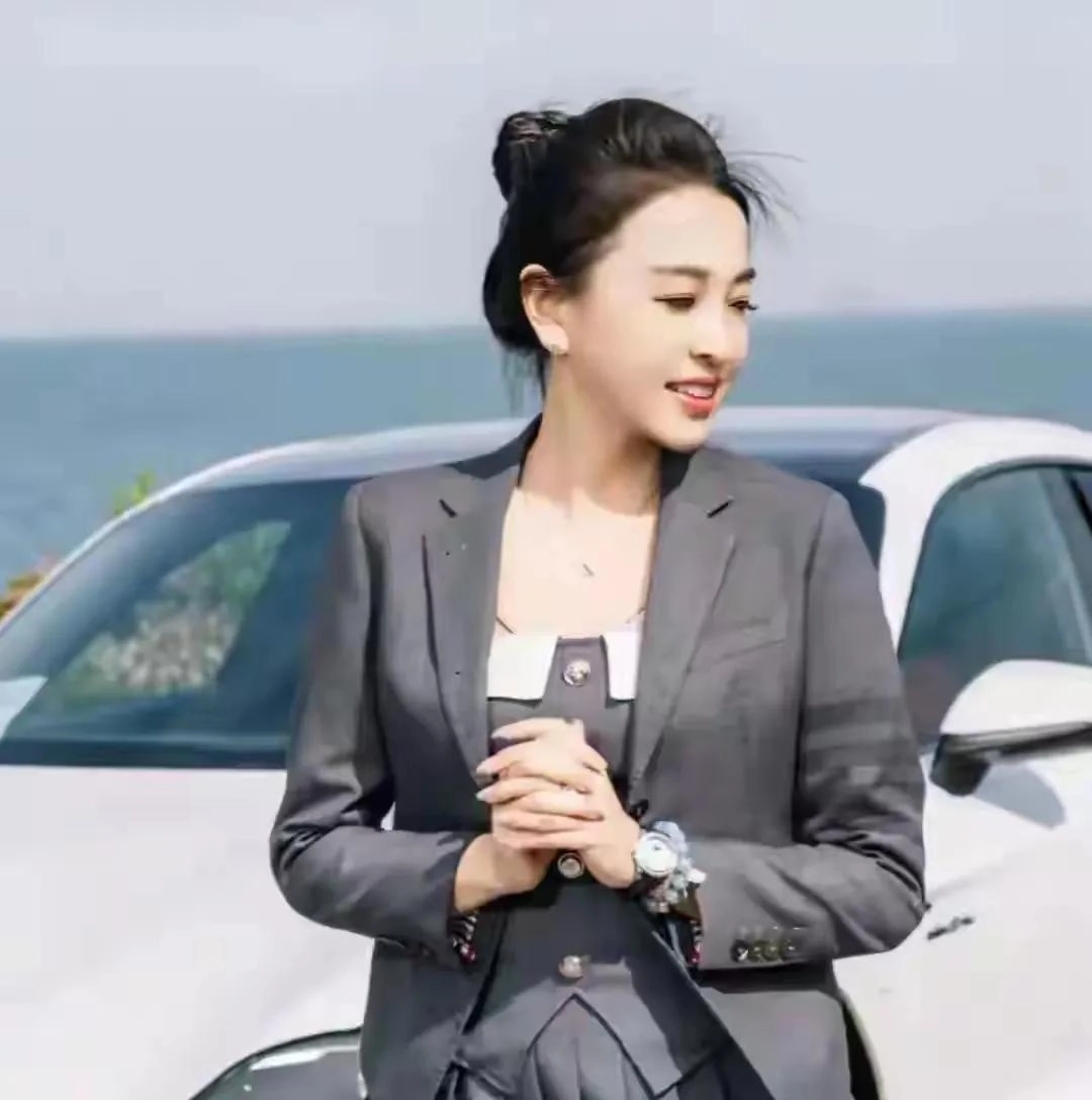 保时捷女销冠，颜值果然不低啊，实为不易