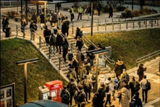 丹麦拟禁止15岁以下儿童使用社交媒体 - 万事屋 | 生活·动漫·娱乐综合社区-银魂同好聚集地