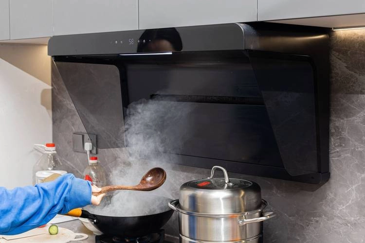 医生研究发现：人患肺癌前1年，身体一般会出现7个预警信号