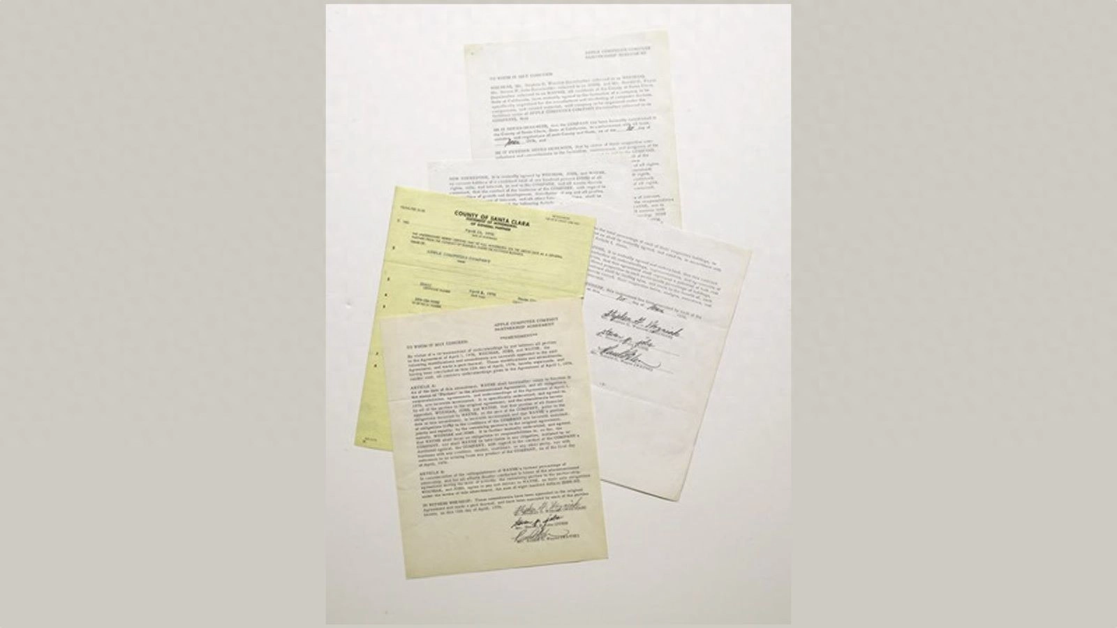 苹果公司创始文件再度拍卖 预估最高可拍得400万美元 - 万事屋 | 生活·动漫·娱乐综合社区-银魂同好聚集地