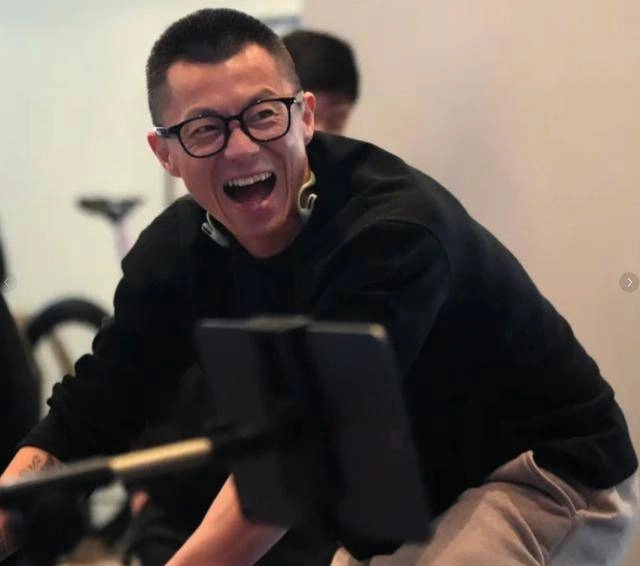 深扒“陈震被全网禁言”事件:二环十三郎的狂飙人生,撞上了红线