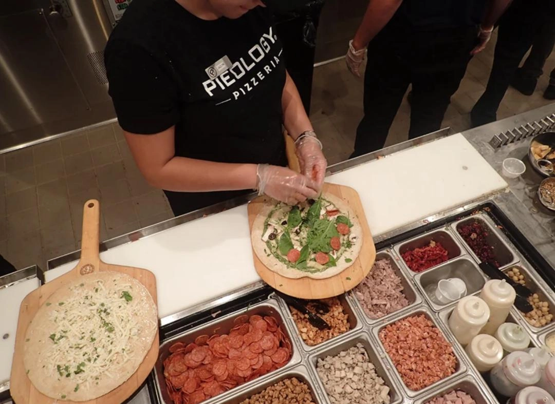 华裔网球巨星张德培家族披萨连锁品牌申请破产：曾获NBA巨星杜兰特投资，拥有超130家连锁店