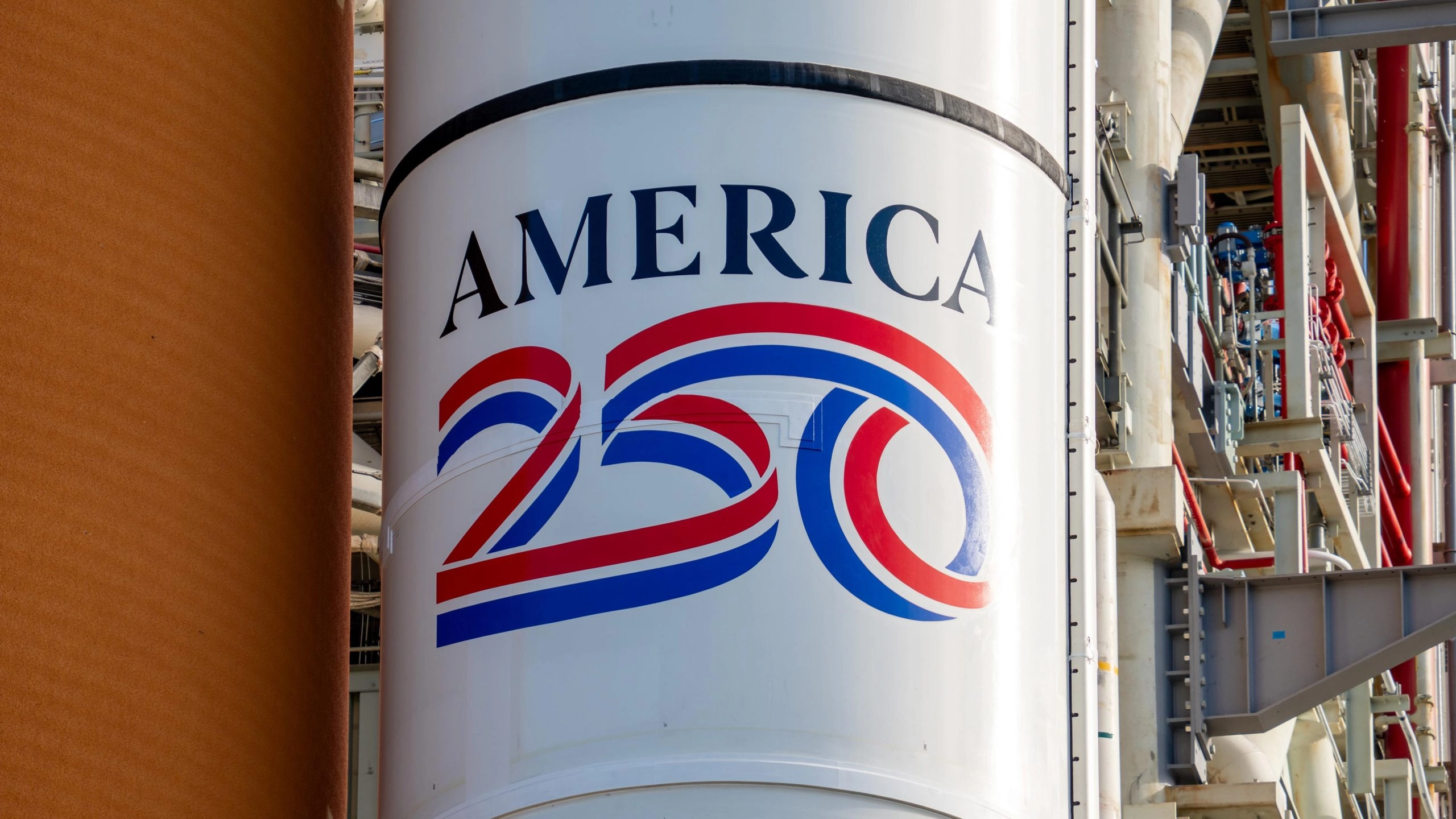 阿尔忒弥斯II号将绕月飞行 特朗普第二任期推动美国重返月球轨道 