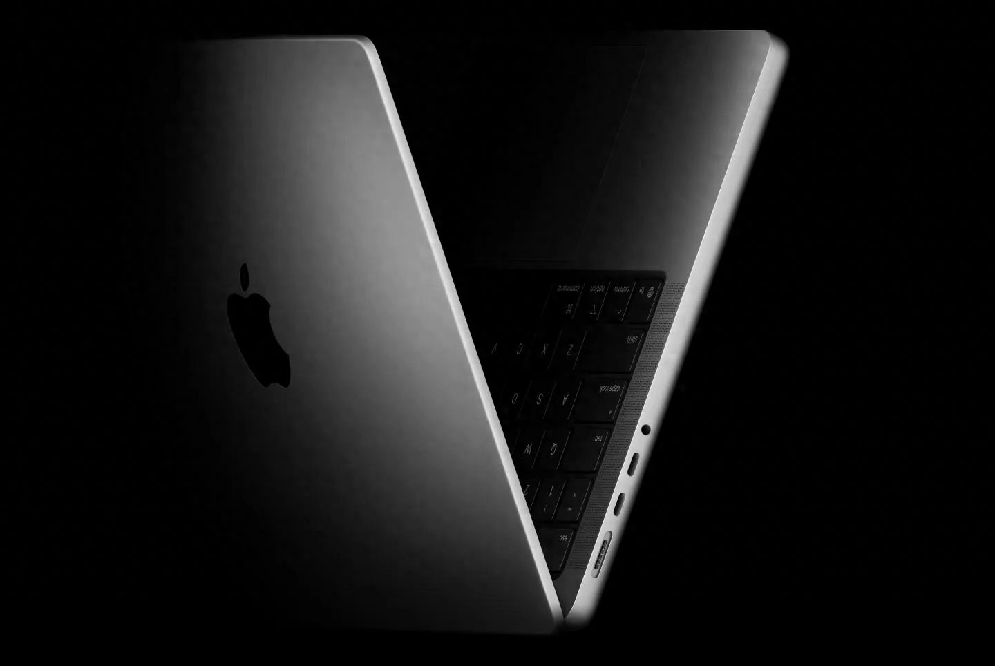 苹果可能于2026年初推出多款MacBook与显示器新品 - 万事屋 | 生活·动漫·娱乐综合社区-银魂同好聚集地