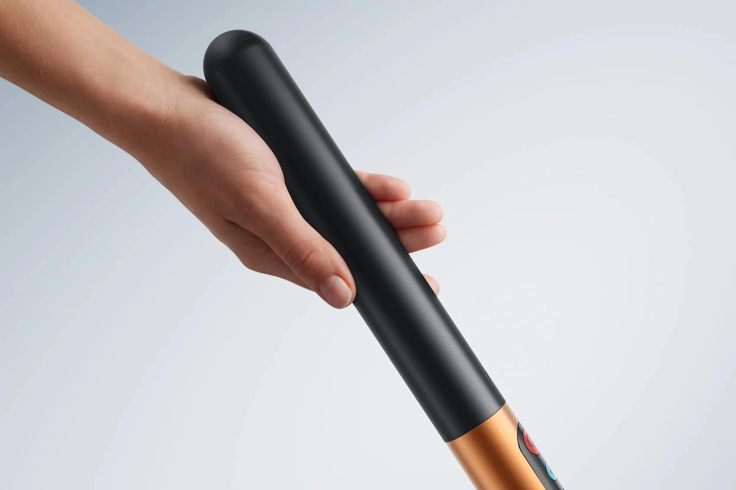 戴森发布PencilWash轻量湿洗地机:延续纤细机身 主攻硬质地板清洁