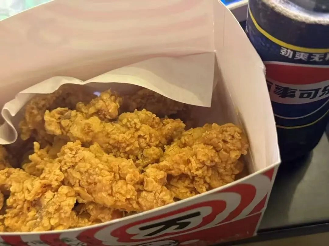 「喷射战士」华莱士，紧急退市