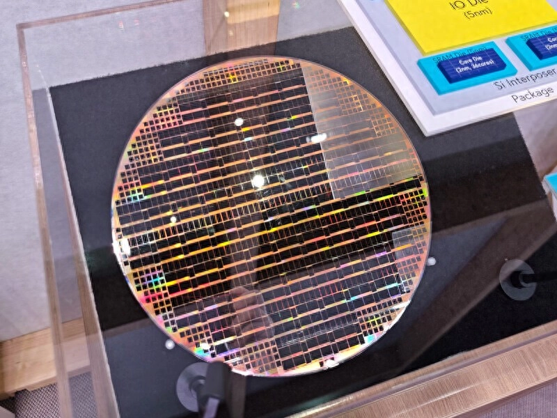 富士通展示新一代“MONAKA”CPU样品：144核3.5D封装 - 万事屋 | 生活·动漫·娱乐综合社区-银魂同好聚集地