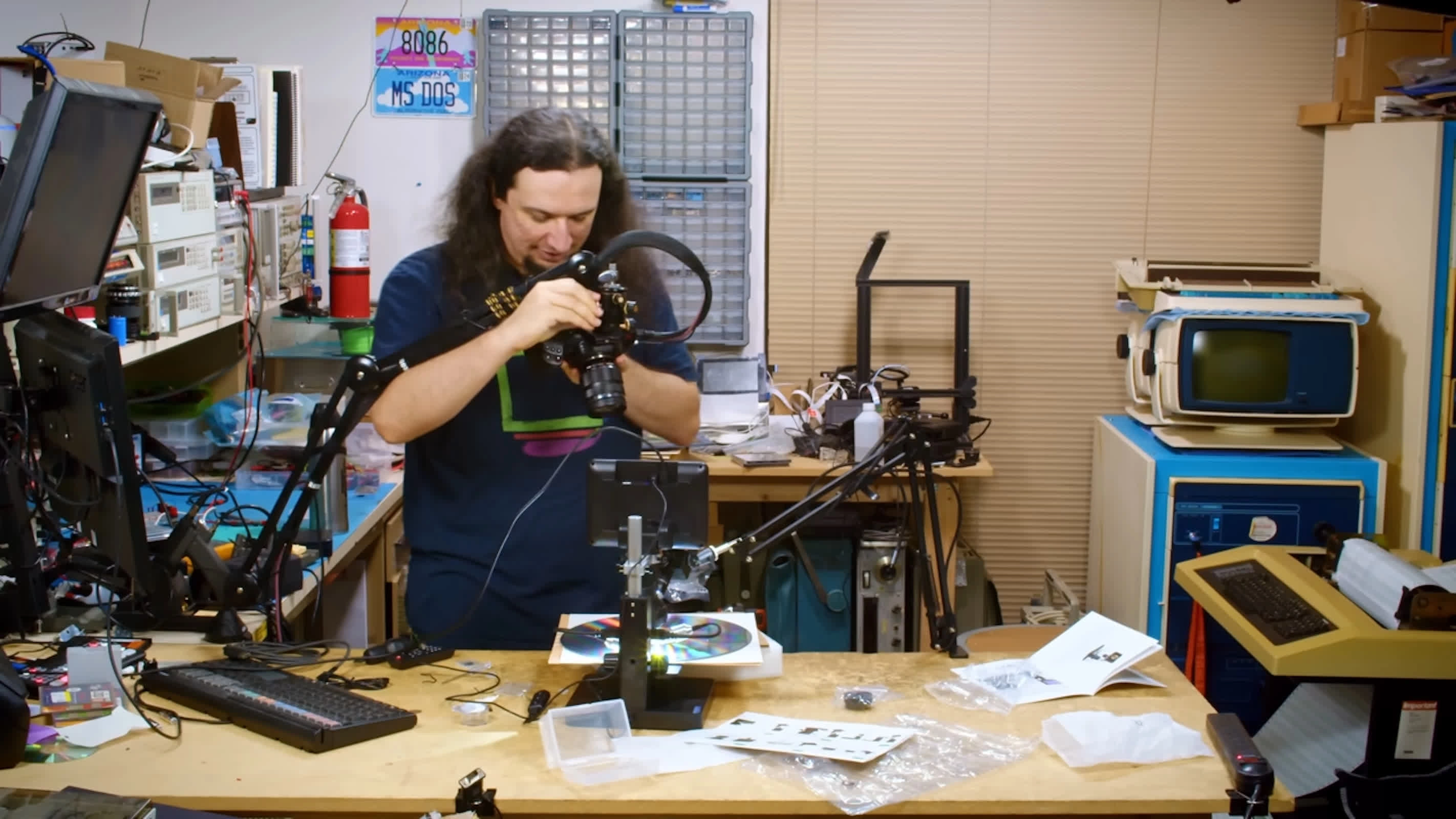 显微镜下的“幽灵画面”：LD激光影碟中隐身数十年的模拟视频被重新看见