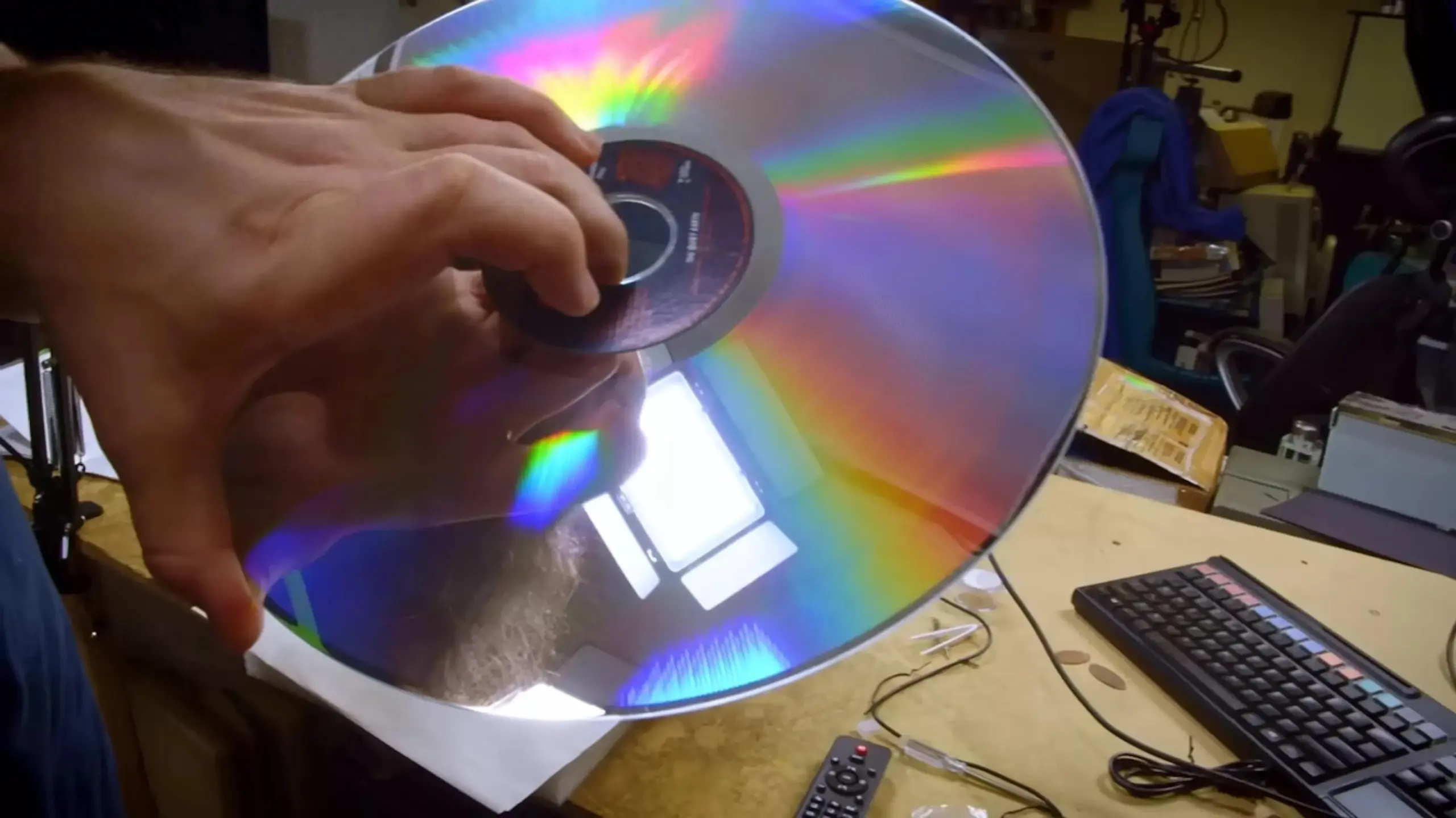 显微镜下的“幽灵画面”：LD激光影碟中隐身数十年的模拟视频被重新看见 - 万事屋 | 生活·动漫·娱乐综合社区-银魂同好聚集地