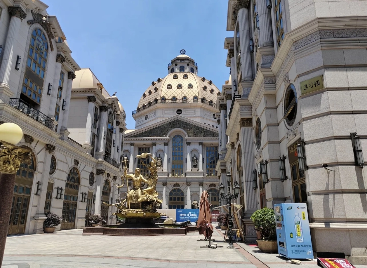 15亿血本无归!上海「小欧洲」5年变鬼城，谁杀死了这个网红打卡地