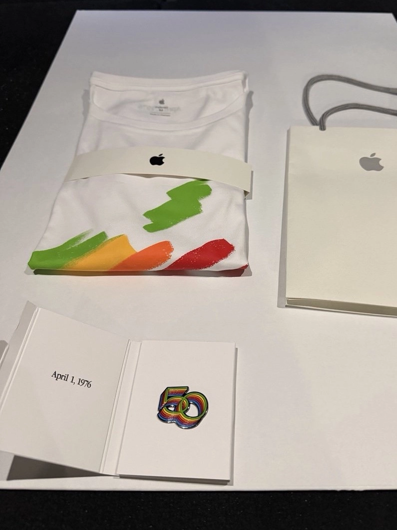 苹果50周年：向员工发放纪念礼品 计划在Apple Park举办收官演唱会