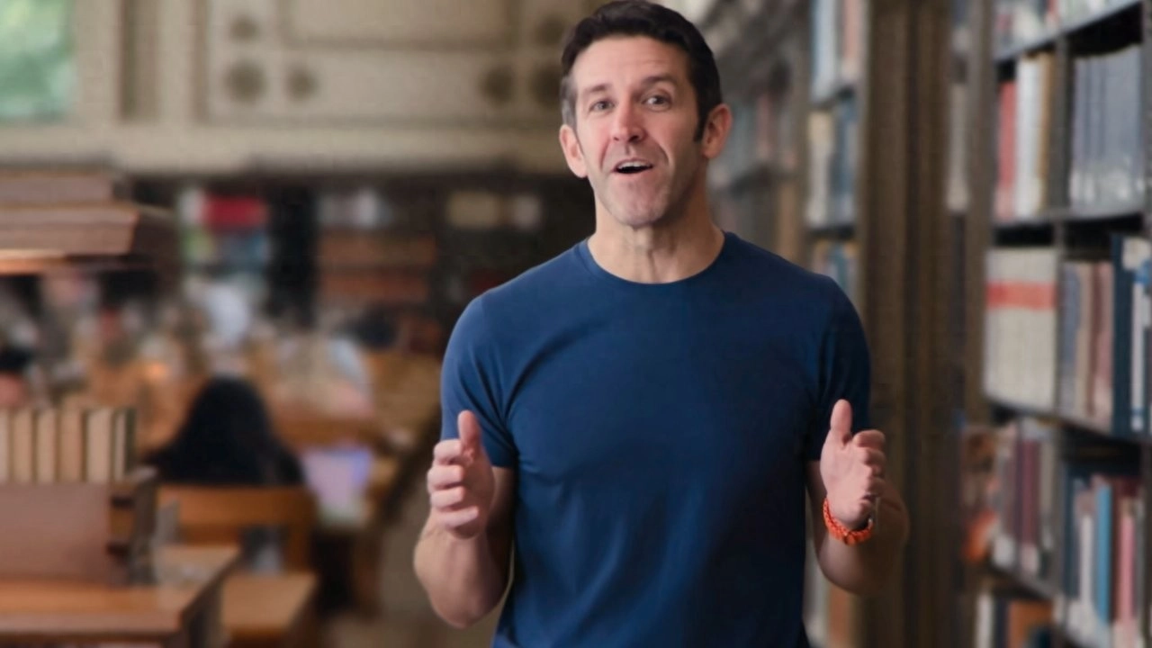 苹果内部人士称约翰·特努斯在事务决策时比库克更果断 - 万事屋