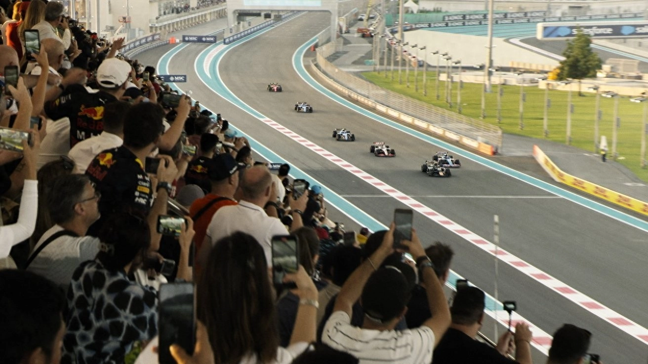 苹果服务高级副总裁Eddy Cue 期待《F1》电影续集 计划扩大赛车直播版图 - 万事屋