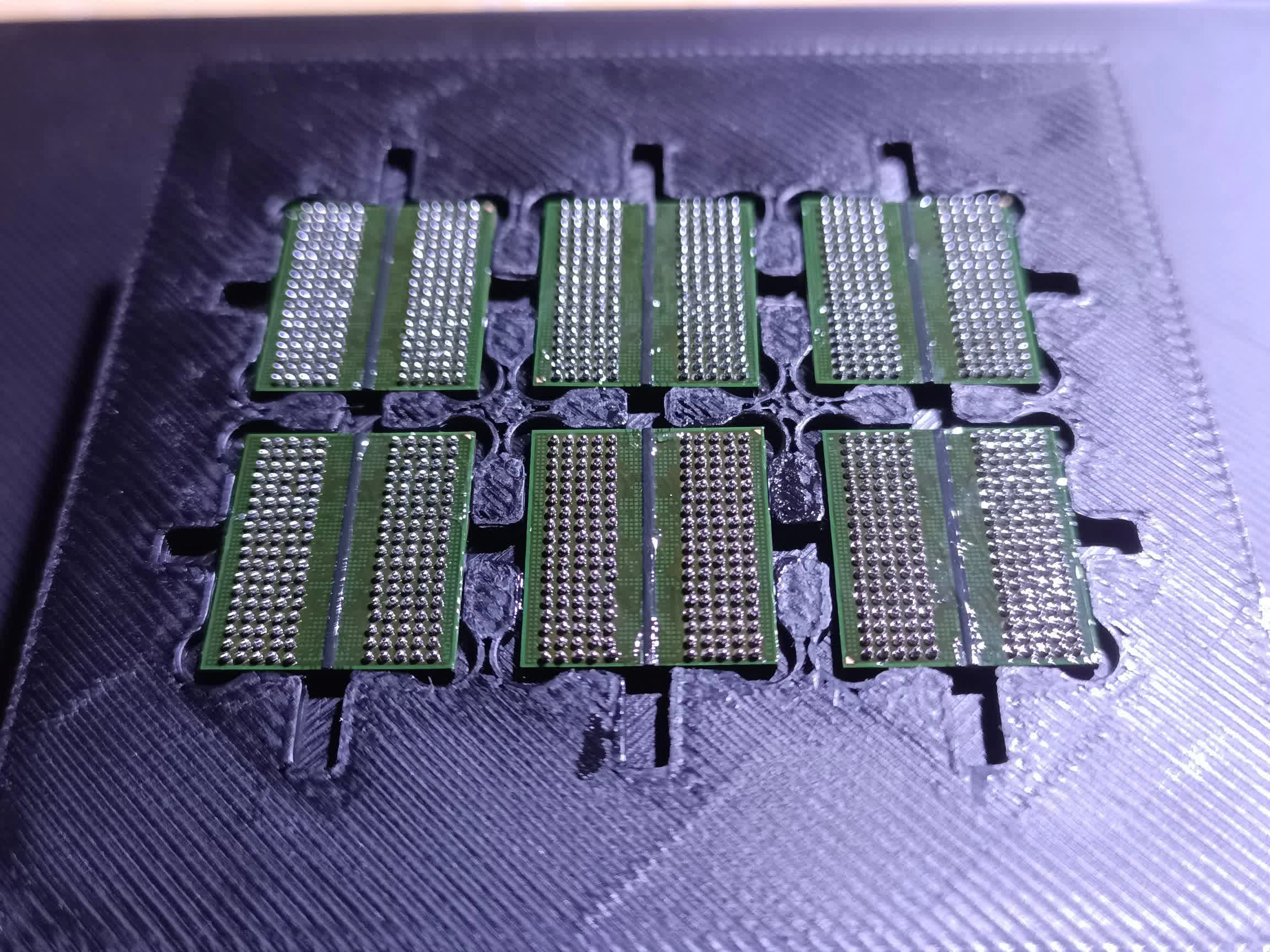 魔改达人用损坏显卡部件凑出完整的16GB版RTX 3070显卡