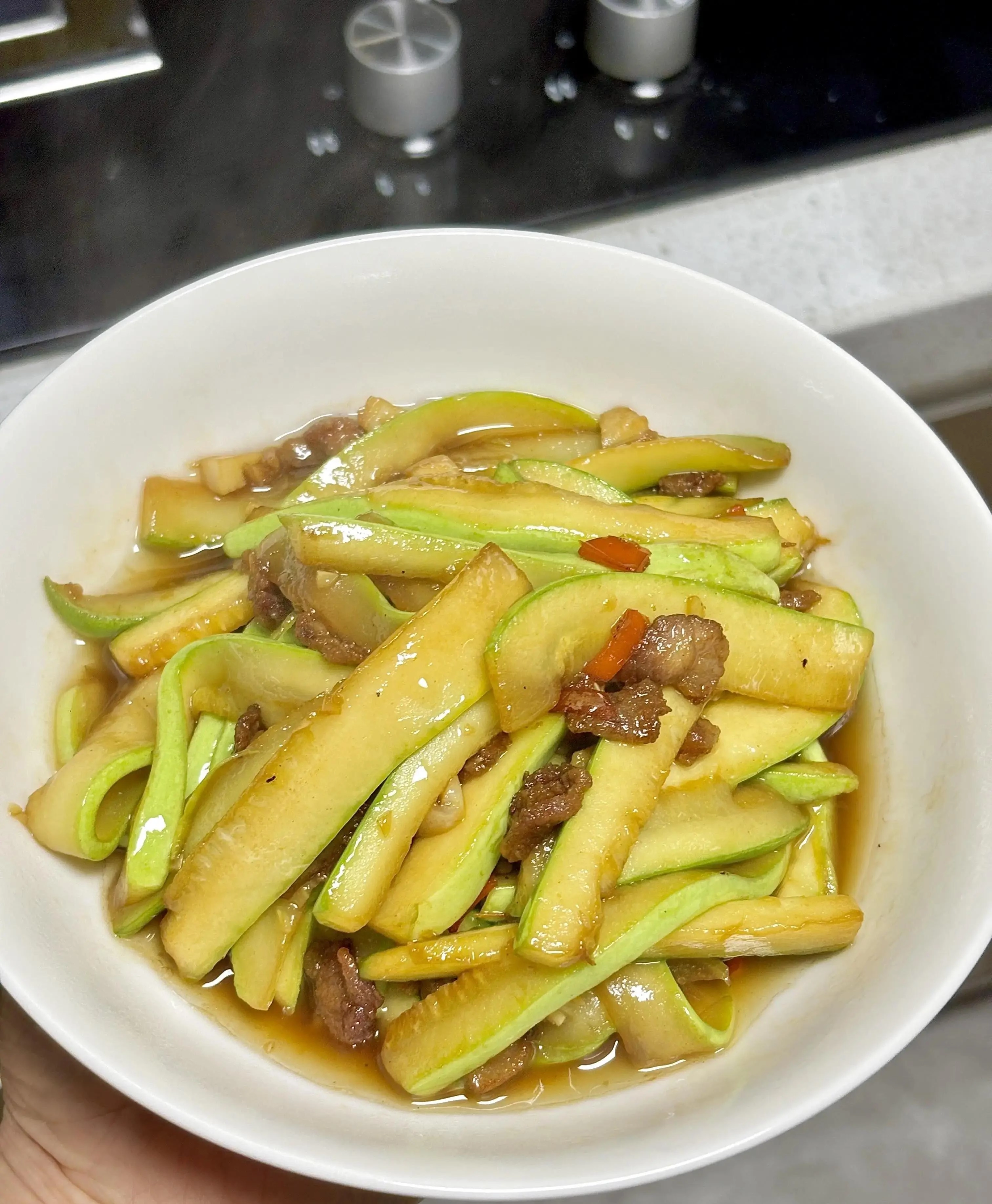 上海一家3口的午餐，在朋友圈火了，网友：没吃过，求蹭饭