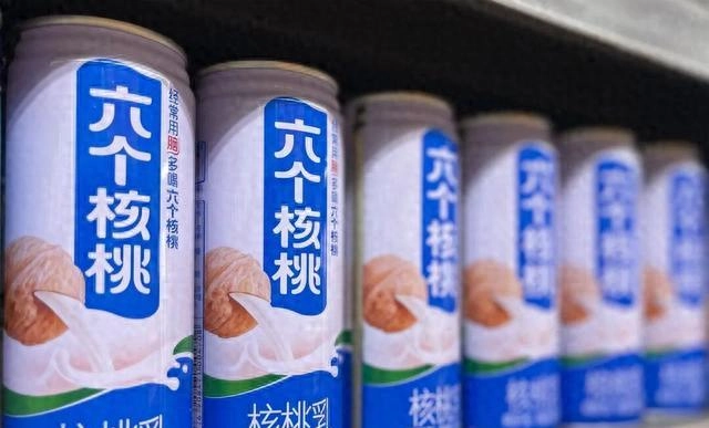 七年营收直降40亿，口碑渠道双双失守，昔日国民饮料彻底走下神坛 - 万事屋