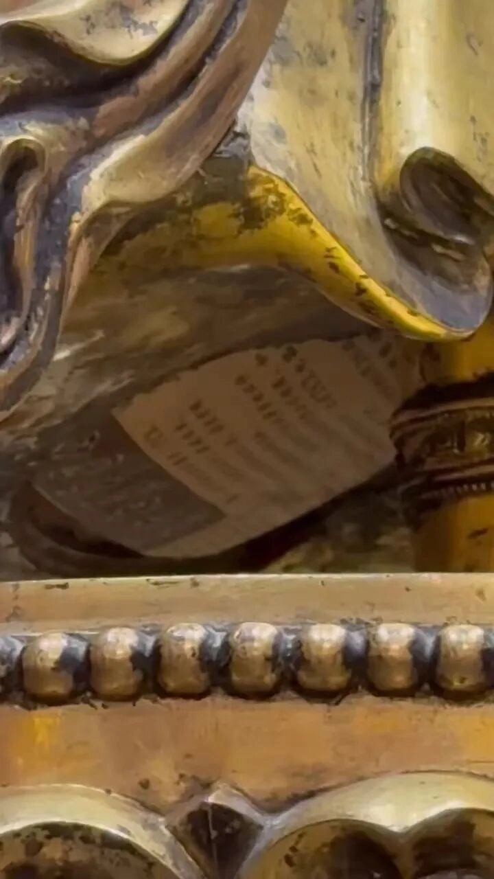 国家一级文物上现TCL广告字样,中国工艺美术馆回应:确实能看到,已反映给青海省博物馆,会有专人处理 - 万事屋
