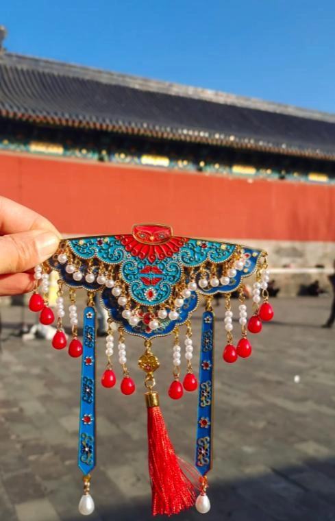 被年轻人的“冰箱贴”惊到了！果然，一代人有一代人的“破烂”