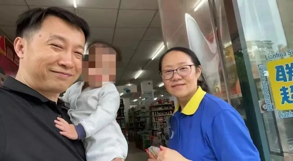 上海一女外卖员送餐时突遇暴雨，半路把16个月的宝宝临时托给街边超市；店主：“孩子你放在这里，安心送完外卖再来接”