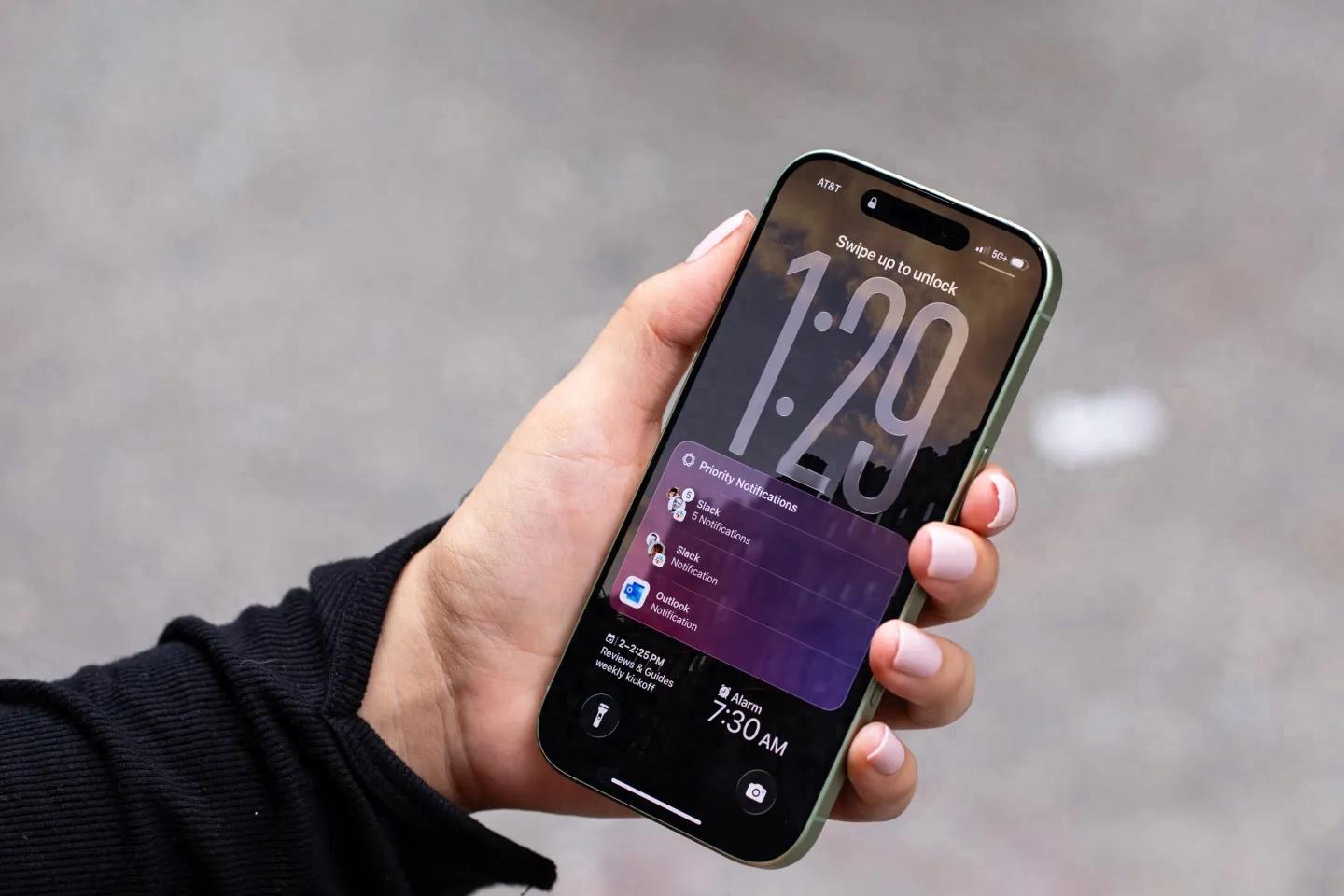 标准版iPhone 18缺席苹果2026秋季发布会 打破此前发售惯例 - 万事屋