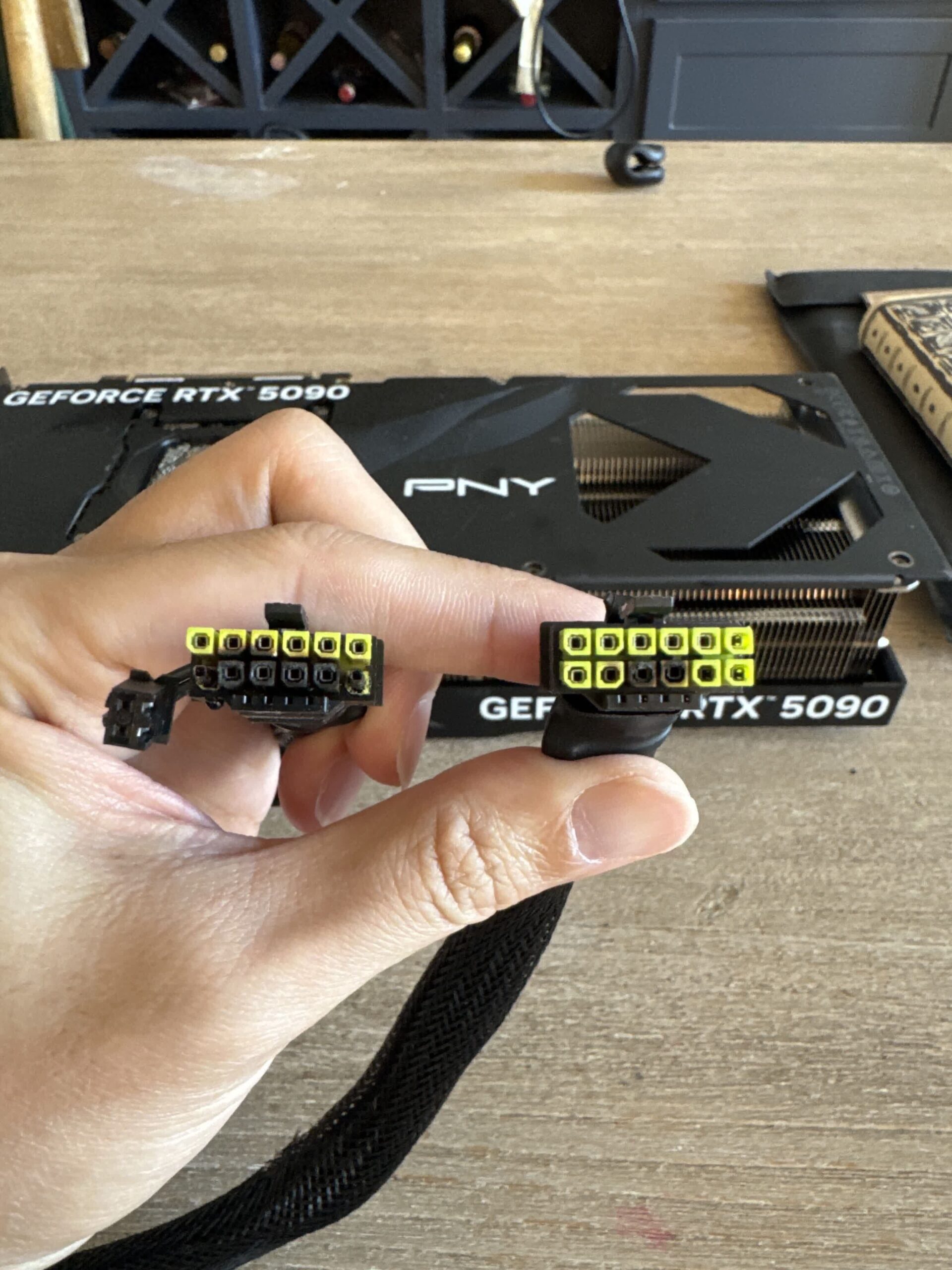 PNY被曝拒绝RTX 5090保修 理由是没有使用显卡随附的电源线 - 万事屋