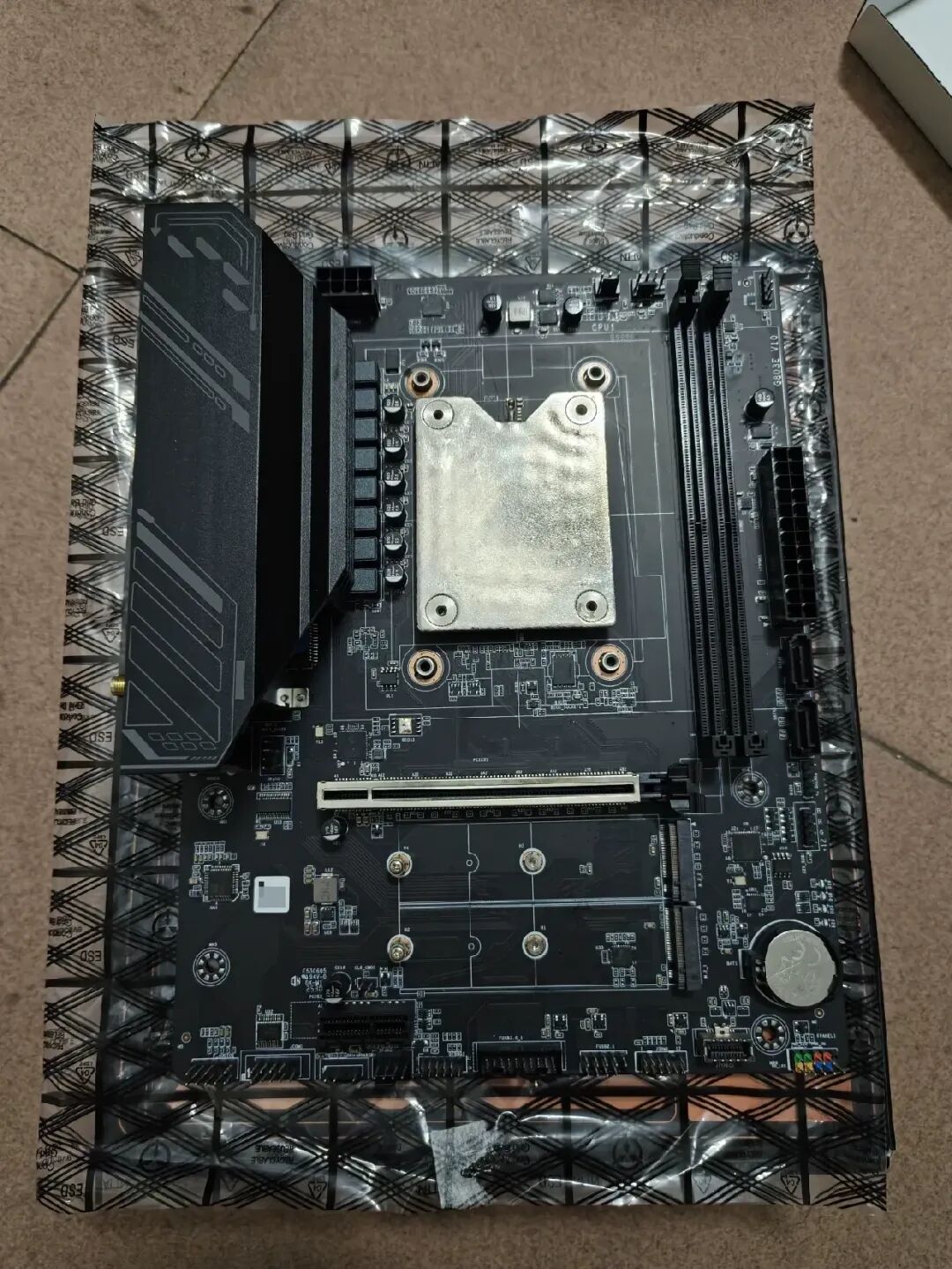 1799元!闲鱼流出16核R9板U,16核32线程,睿频5.4GHz,三级缓存64MB,这不就把7800X3D比下去了吗