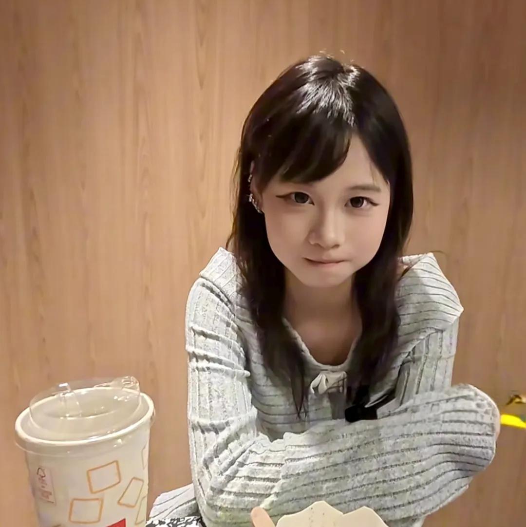 让精神小妹“善堕”后,数百万追更网友却集体破防了